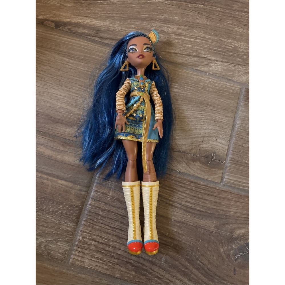 Monster High Cleo de Nile Doll Blue‎ Black Hair 2021-2022 With Outfit